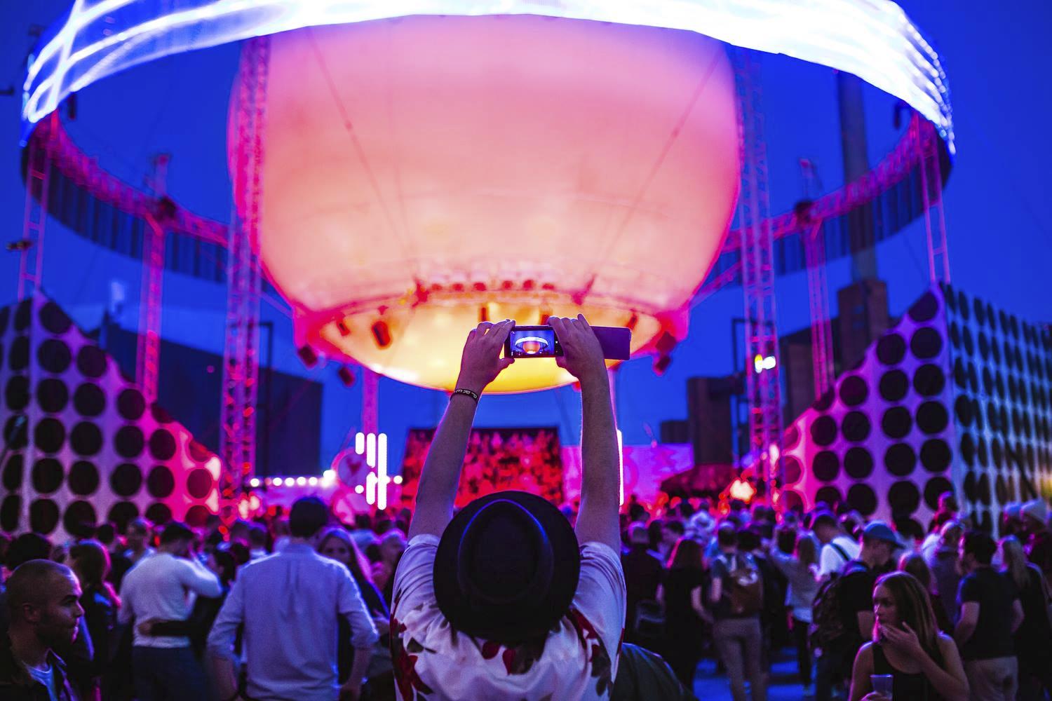 Balloon Stage Visuals @ FLOW Festival 2017